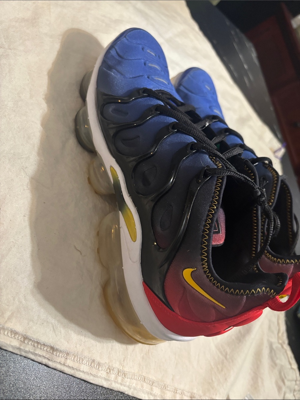 Nike Air VaporMax Plus in multicolor color-way size 8.5 - Picture 5 of 7